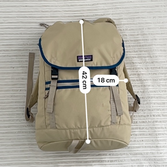 Patagonia Arbor Classic 25L Unisex Beige Backpack - Picture 6 of 11